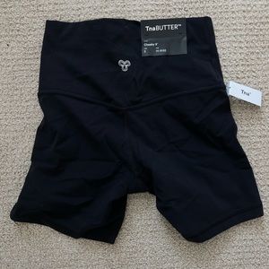 Aritzia TNA Butter High Rise 5 inche inseam bike yoga shorts size small